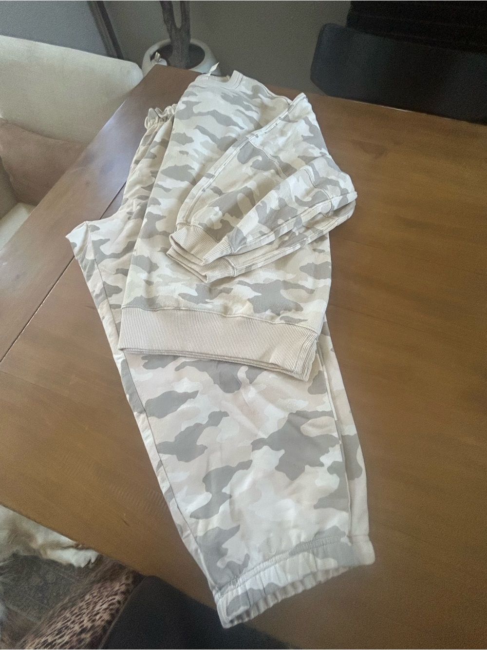 NWT Aerie Camouflage Cream & Gray Sweatpants and sweatshirt - Picture 7 of 12